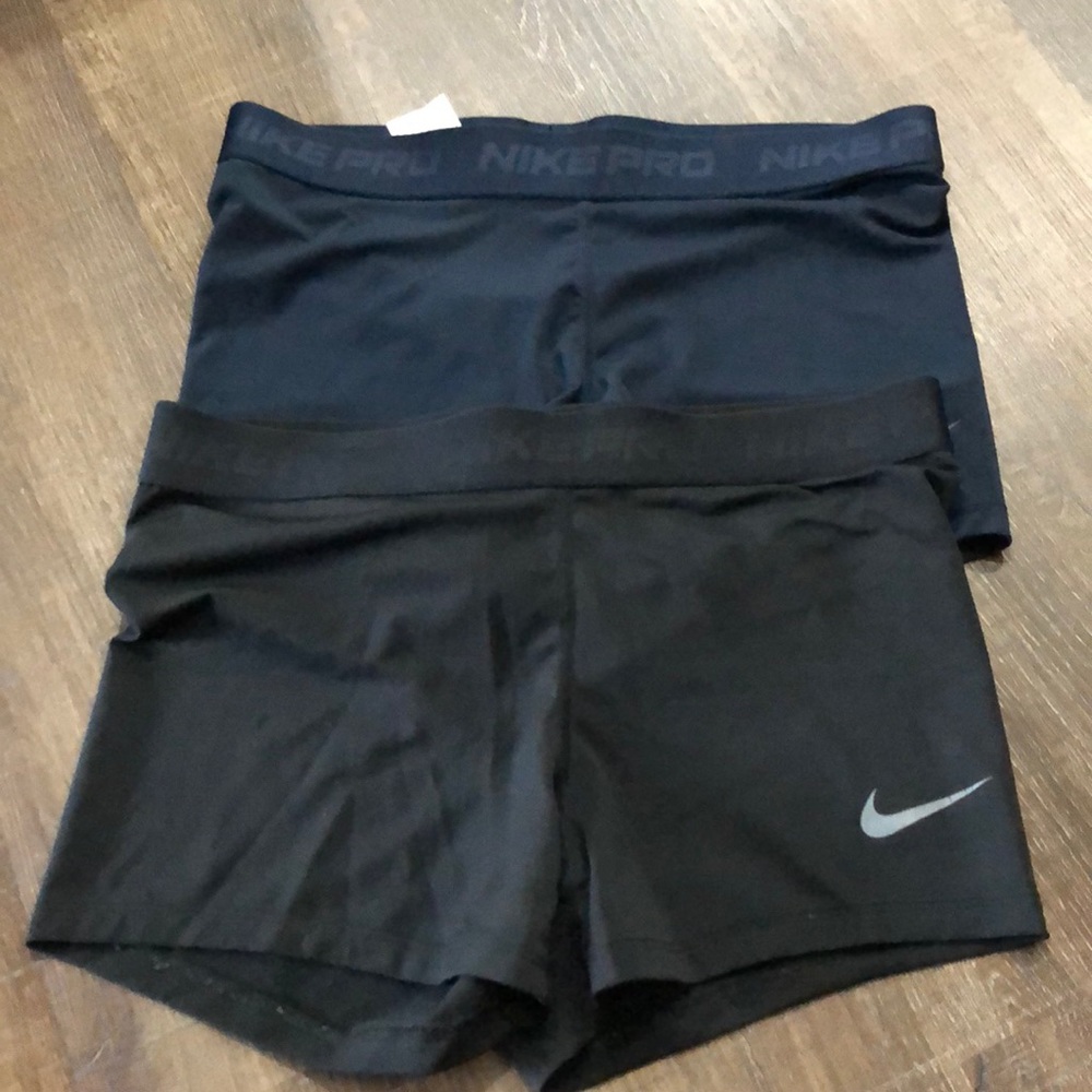 Bundle of 2 Nike pro